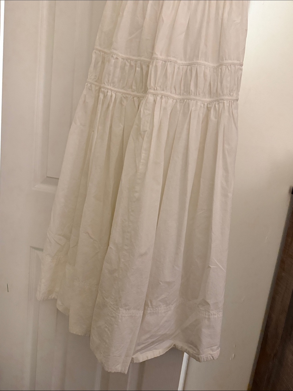 Showpo White Puff-Sleeve V-Neck Maxi Dress size 6 - Picture 4 of 8